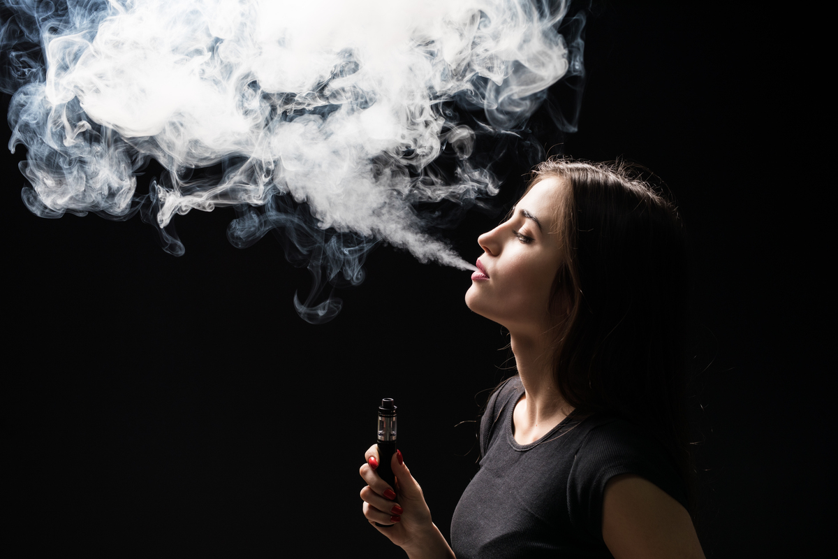 vaping e-cigarette